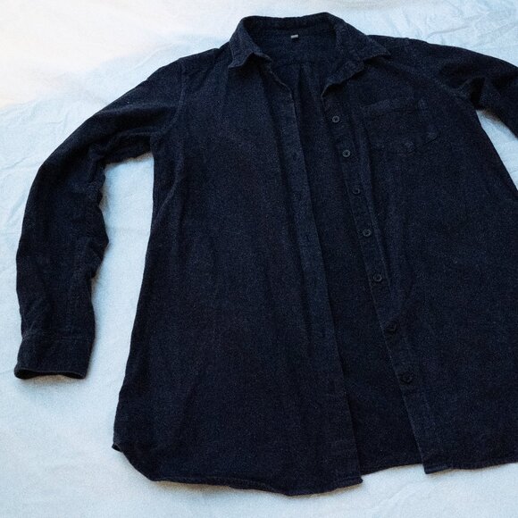 Navy, 100% cotton, button down with small breast pocket - Picture 3 of 5